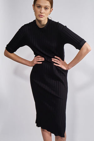 02/10 Midi Dress black pose - hello'ben store